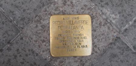 Placa en Madrid en recuerdo de una víctima de la deportación a Mauthausen.
