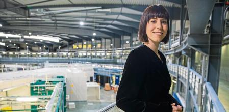 LA MINISTRA DE CIENCIA E INNOVACION DIANA MORANT FOTOGRAFIADA EN LAS INSTALACIONES DEL SINCROTRÓN DE CERDANYOLA