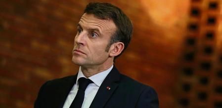 Dijon (France), 25/11/2022.- French President Emmanuel Macron attends a meeting with Justice workers at the courthouse of Dijon, France, 25 November 2022 as part of the International Day for the Elimination of Violence Against Women. (Francia) EFE/EPA/Christophe Petit Tesson / POOL