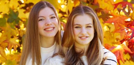 La princesa Leonor y la infanta Sofía ilustran la felicitación navideña que envían los Reyes a las personas y entidades con las que han tenido contacto este año