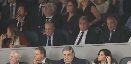 Florentino Pérez y Joan Laporta en el palco del Santiago Bernabeu, el pasado octubre