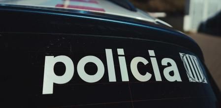 Unidad móvil de los Mossos d'Esquadra en Barcelona