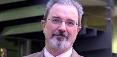 El catedrático de Derecho Constitucional Carlos Flores Juberías.