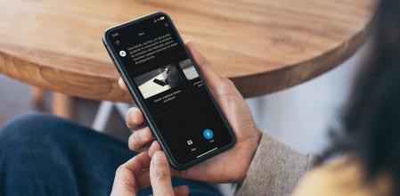 Basado en tecnología de inteligencia artificial, el ‘chatbot’ de CaixaBank, disponible a través de la banca digital CaixaBankNow, vía ‘app’ móvil, web y altavoces inteligentes, ya supera los 4 millones de usuarios y una media de 50.000 preguntas diarias