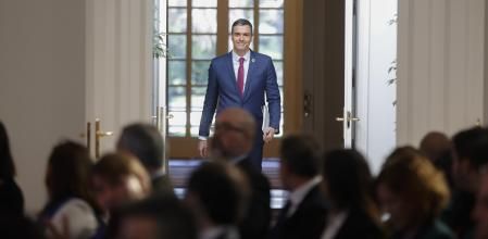 El presidente del Gobierno, Pedro Sánchez antes de la rueda de prensa tras el Consejo de Ministros celebrado en el Palacio de La Moncloa