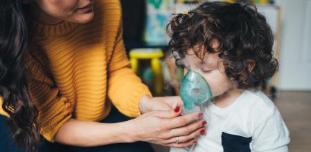 La fibrosis quística es una enfermedad rara común en niños que afecta principalmente a los pulmones.