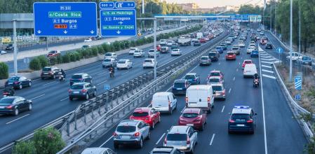 Diversos factores, como el coste del seguro, los impuestos o el precio de la gasolina, influyen en el presupuesto asociado a un coche de propiedad 