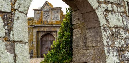 Convento abandonado dentro de la fortaleza de Insua en Caminha