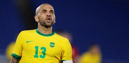 El brasileño Dani Alves ha pasado su primera noche en la cárcel tras ser acusado de haber violado a una joven en Barcelona