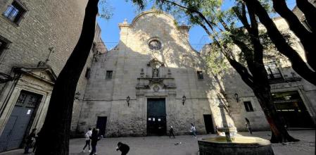 foto XAVIER CERVERA 26/01/2023 plaza sant felip neri, casc antic, ciutat vella ;possible espai fundacio jordi savall (durante patio escuela)