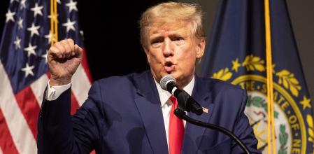 Donald Trump,, durante el acto en New Hampshire que precedió al de Carolina del Sur en su primera jornada de campaña para las presidenciales del 2024