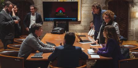 Aragonès y el equipo de Presidència el 1 de febrero tras escuchar cómo Illa anuncia el acuerdo