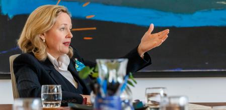 Nadia Calviño afirma que los argumentos dados hasta el momento por Ferrovial no explican la decisión