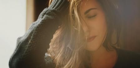 Los cortes de pelo a capas ayudan a crear sensación de volumen.