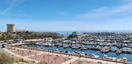 Una panorámica del puerto de El Campello