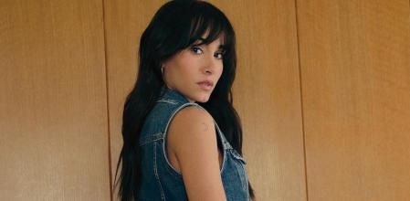 Aitana posa como imagen de Levi's