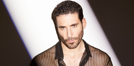Miguel Ángel Silvestre posa para la revista Esquire