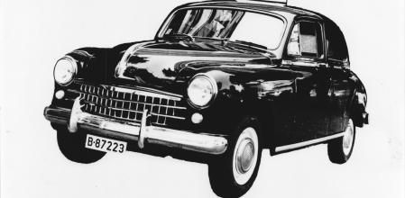 El 13 de noviembre de 1953 salió de la línea el primer Seat 1400 de serie, que se conserva en la colección de Coches Históricos de Seat
