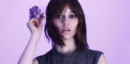 Jenna Ortega es la nueva embajadora del perfume Gris Dior
