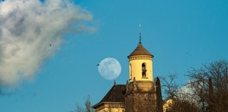 La luna de las golondrinas de Rocaprevera.