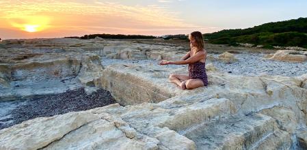 Las islas son el destino perfecto para un retiro de yoga en el que reconectarse con uno mismo