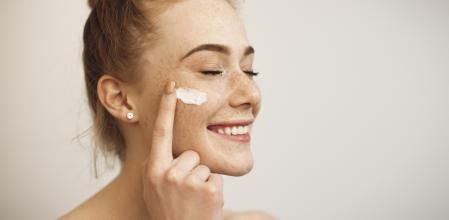 Cremas hidratantes para lucir una piel sana y joven