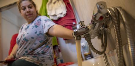 Bañarse en lugar de ducharse tiene un gasto muy superior