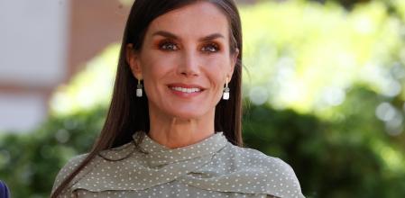 La reina Letizia durante los Premios Miguel de Cervantes 2023 en Alcalá de Henares, Madrid
