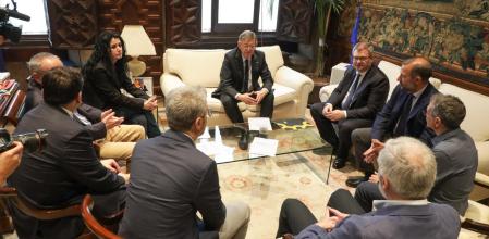 Reunión de los firmantes del “Manifiesto en defensa de la economía de Castellón” en el Palau de la Generalitat