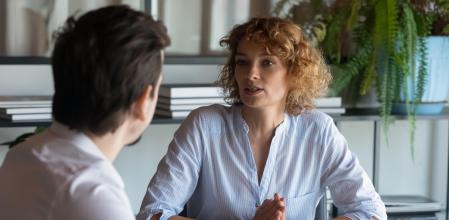 Debes cuidar el lenguaje corporal para que no reste significado al mensaje que quieres trasladar.