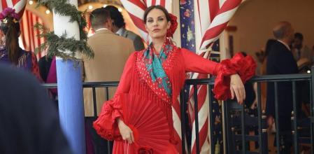 Jessica Bueno con su vestido rojo de Pilar Vera