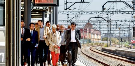 El presidente de la Generalitat, Pere Aragonès, visita la estación de Gavà acompañado de los responsables de Renfe y Adif