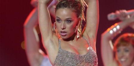 Beth durante su actuación en Riga para Eurovisión 2023.