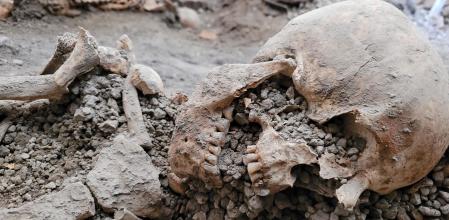 Uno de los hombres que murieron por el derrumbe de un muro durante la erupción del Vesubio