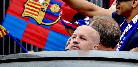 FOTO ALEX GARCIA JORDI CRUYFF EN LA RUA DEL FC BARCELONA PARA CELEBRAR EL TITULO DE LIGA 2023/05/16