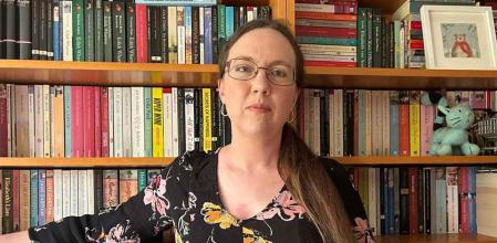 La historiadora británica Katherine Harvey.