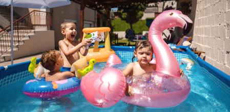 Ventajas de las piscinas desmontables para disfrutar de un verano refrescante sin gastarte mucho dinero