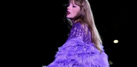 La cantante decidió parar el concierto para proteger a una fan