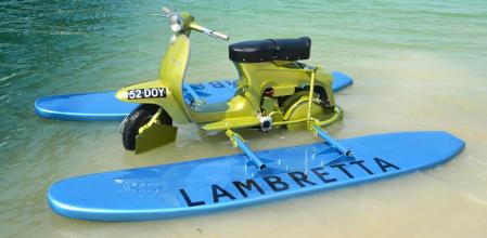 Se realizaron diversas modificaciones al modelo de serie para que fuera capaz de navegar.