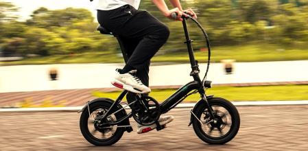 Cumple exactamente con lo que se espera de ella, aunque sin alardes tecnológicos que encarecerían su coste.