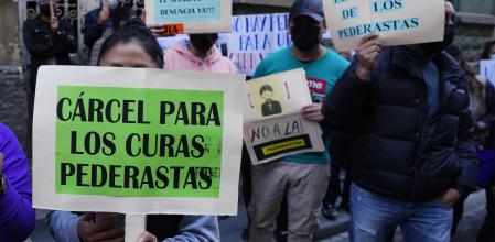 Protesta en Bolivia contra jesuitas acusados de pederastia