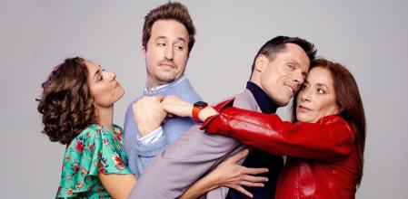 Míriam Tortosa, Roger Cantos, Octavi Pujades y Cristina Dilla interpretan 'El joc de la veritat', de Miquel Murga, en el teatro Gaudí