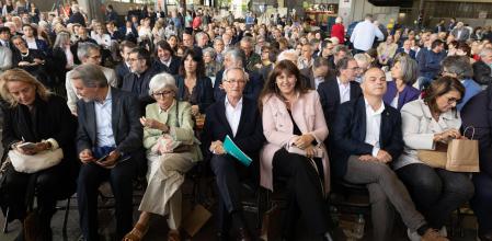 Xavier Trias arrancó la campaña con Turull y Borràs, pero en el miitin final ya no estaban presentes