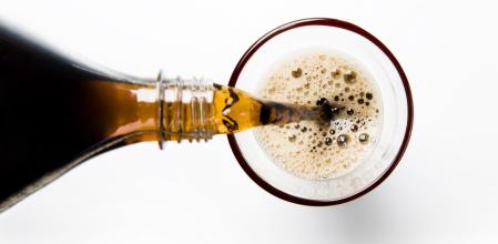 El consumo de bebidas azucaradas se relaciona con la prevalencia de obesidad, diabetes tipo 2 y caries dental