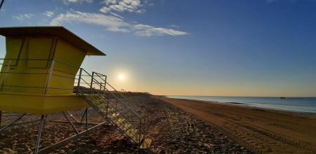 Torre Baywatch en la playa de Gavà.