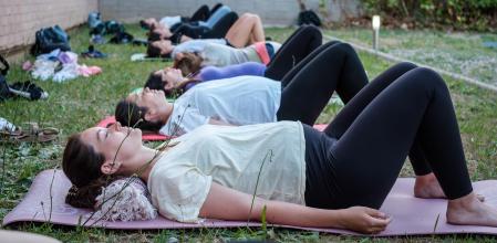 L'hospital del Mar és el primer que ha format llevadores i ofereix Mindfulness a les dones embarassades. Fotos d'una sessió (CAP Ramon Turró,