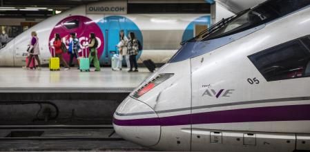 Trenes de Renfe y Ouigo en Barcelona