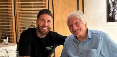 Sergio Ramos junto al pintor Peter Saul