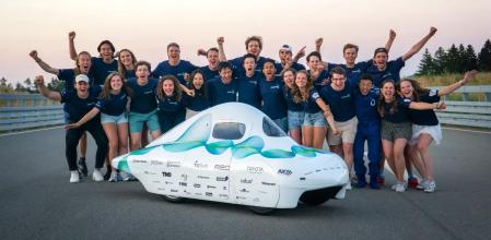 El Eco-Runner XIII es un divertido vehículo ligero, increíblemente compacto y aerodinámico, que transforma el hidrógeno en energía eléctrica.