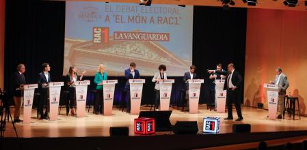 Juan José Aizcorbe, Nacho Martín Blanco, Míriam Nogueras, Meritxell Batet, Gabril Rufián, Aina Vidal, Roger Montañola y Albert Botran, durante el debate